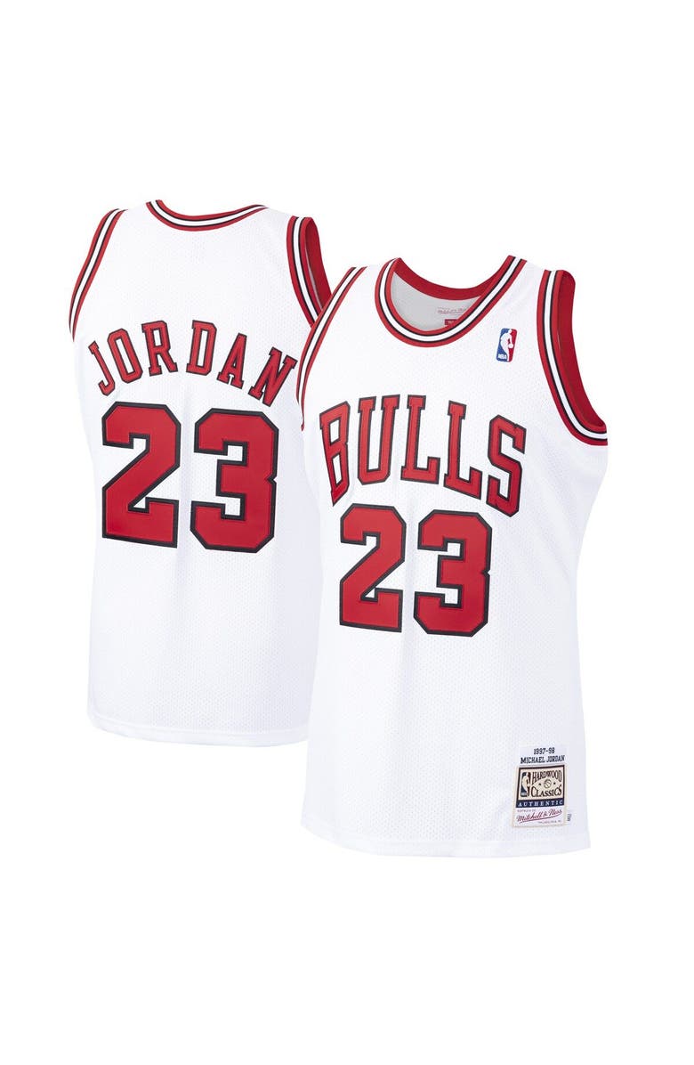 Mitchell & Ness Men's Mitchell & Ness Michael Jordan White Chicago Bulls 1997/98 Hardwood Classics Authentic Jersey, Main, color, 