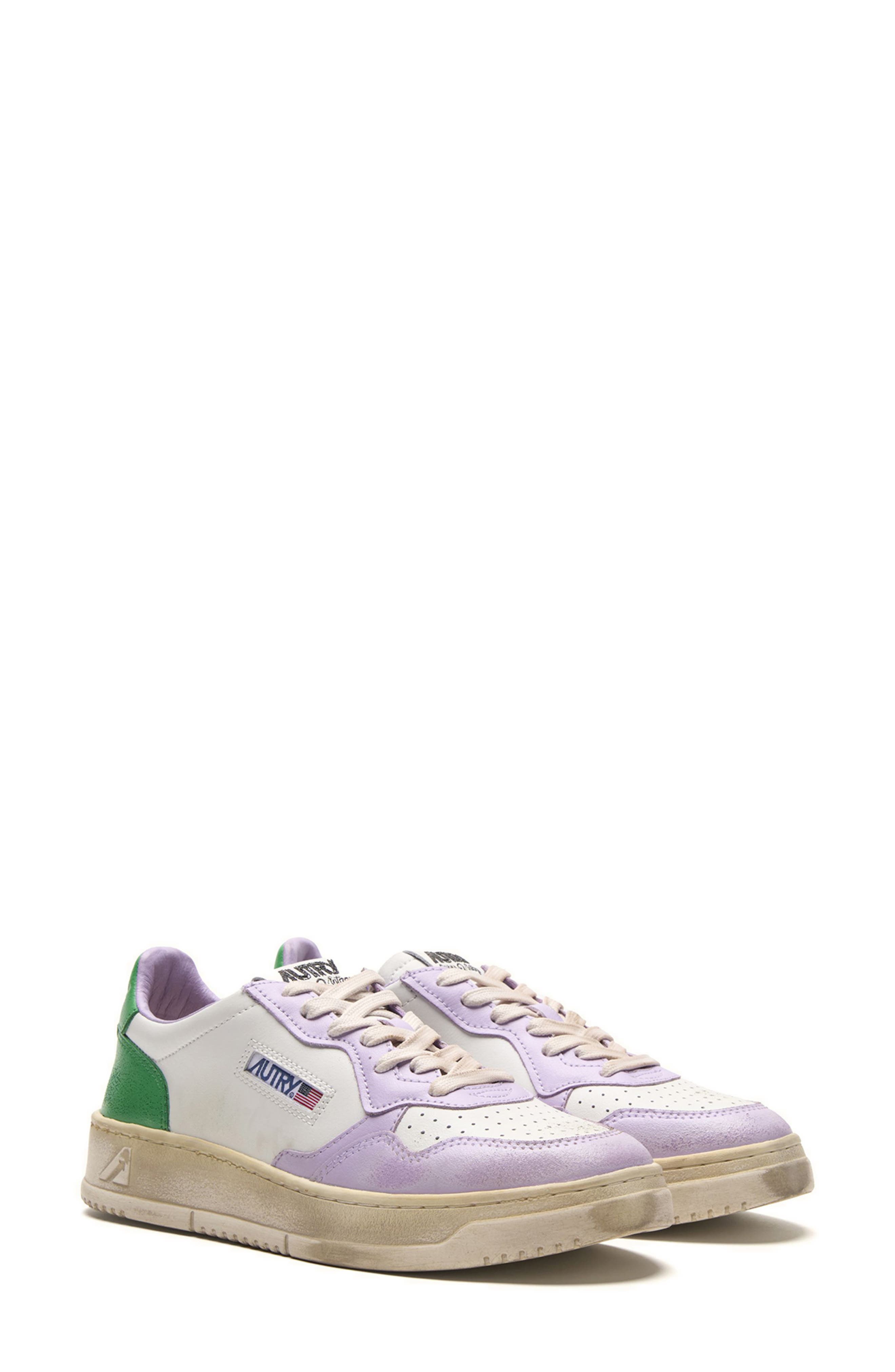Retro Low Sneaker