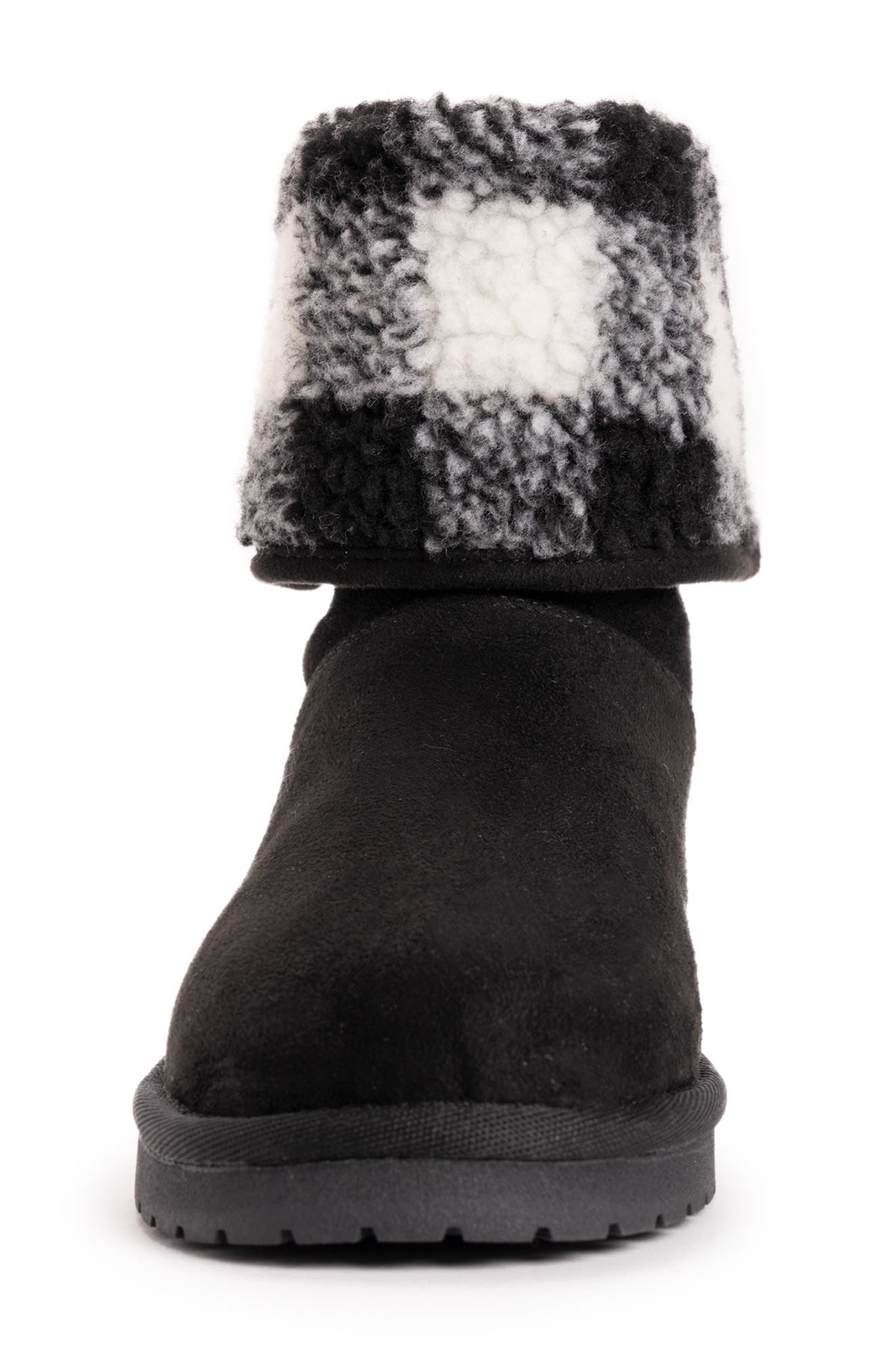 MUK LUKS Clover Faux Shearling Boot, Alternate, color, Black