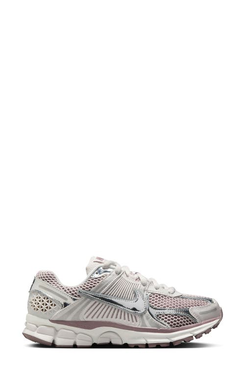 Nike Zoom Vomero 5 Sneaker In Vast Grey/silver