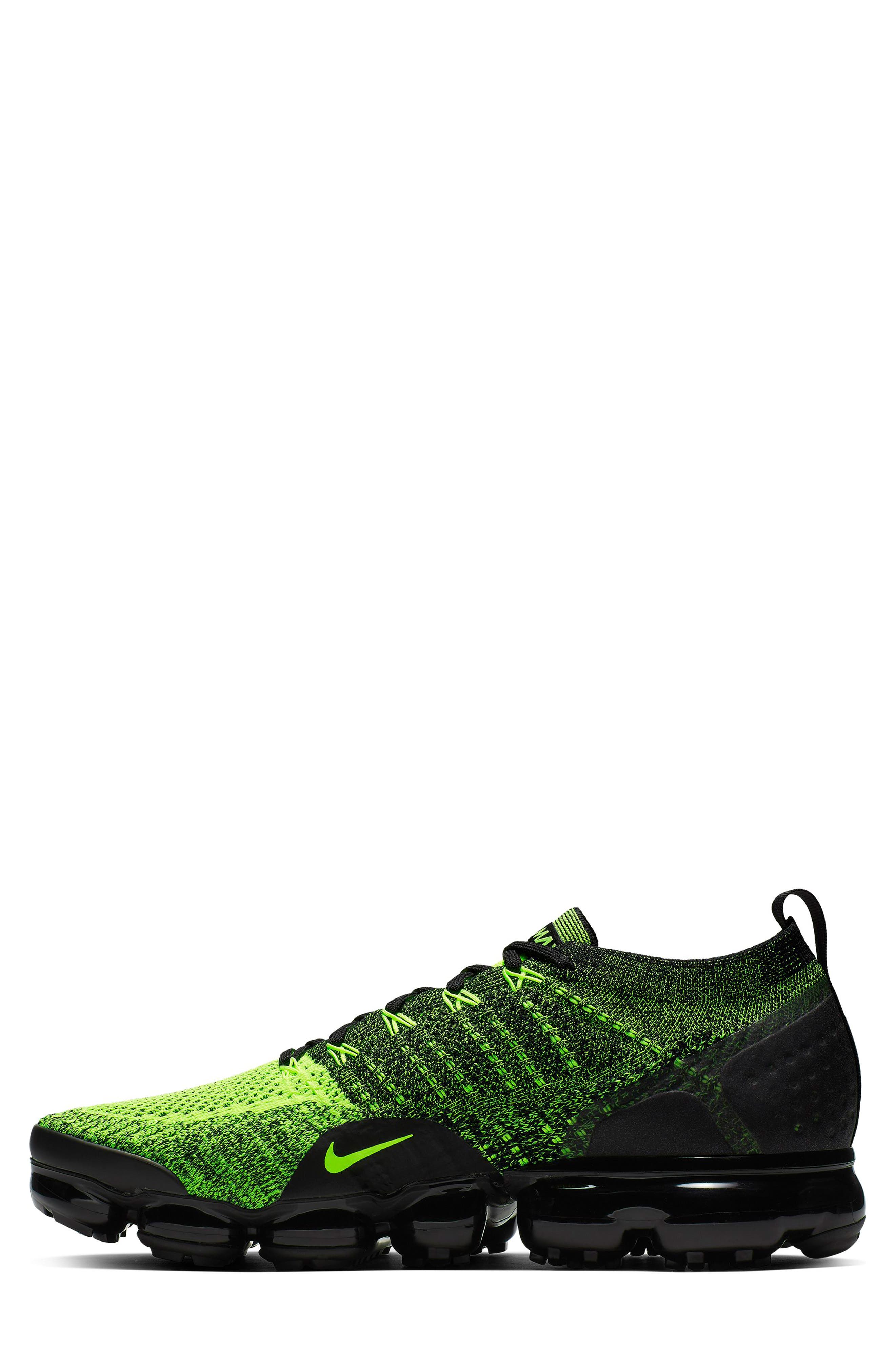 Nike Air VaporMax Flyknit 2 Sneaker, Alternate, color, 