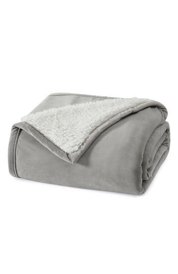 Ugg ® Bliss Fuzzy Throw In Gray