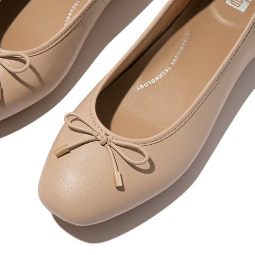 Fitflop Women Delicato Bow Soft Leather Ballet Flat In Classic Beige In Brown