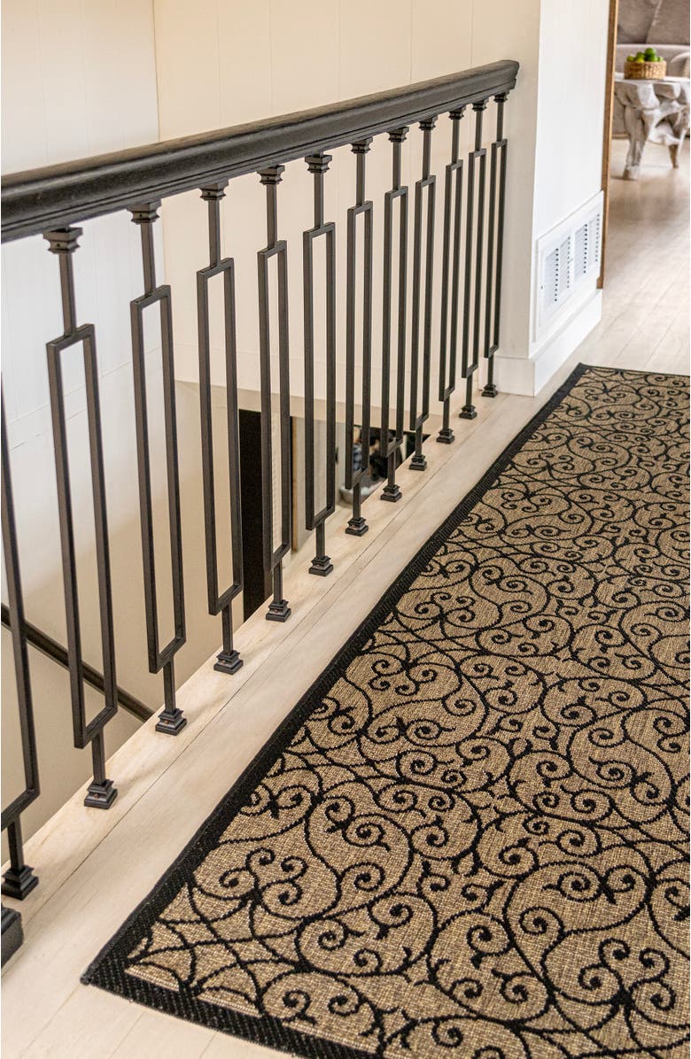 JONATHAN Y Madrid Vintage Filigree Textured Weave Indoor/Outdoor Area Rug, Alternate, color, Black/Khaki- Round