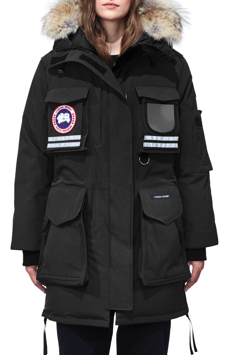Canada Goose Snow Mantra Extreme Weather 675-Fill Power Down Arctic Tech Parka with Genuine Coyote Fur Trim, Main, color, 