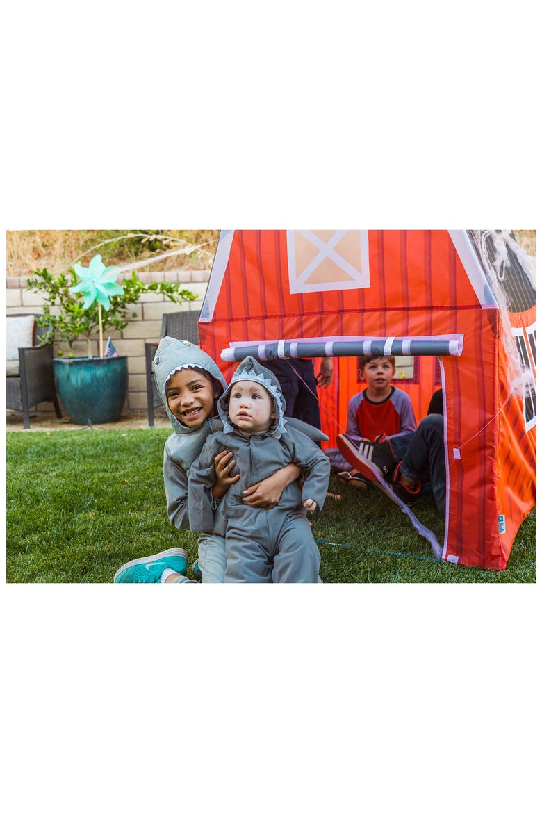 Barnyard Play House, Alternate, color, RED