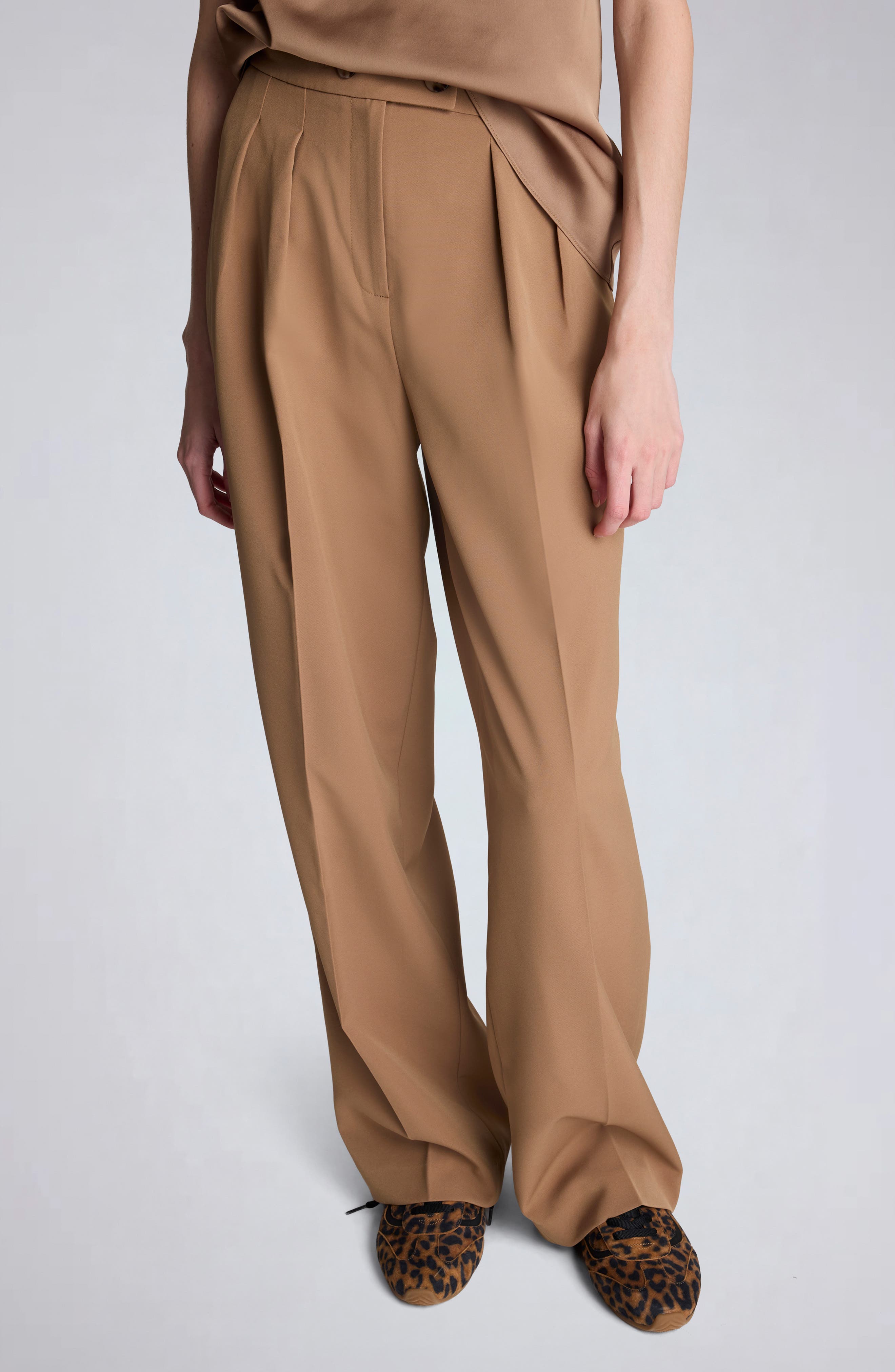 Kenneth Cole Pleated Mid Rise Wide Leg Pants In Brown