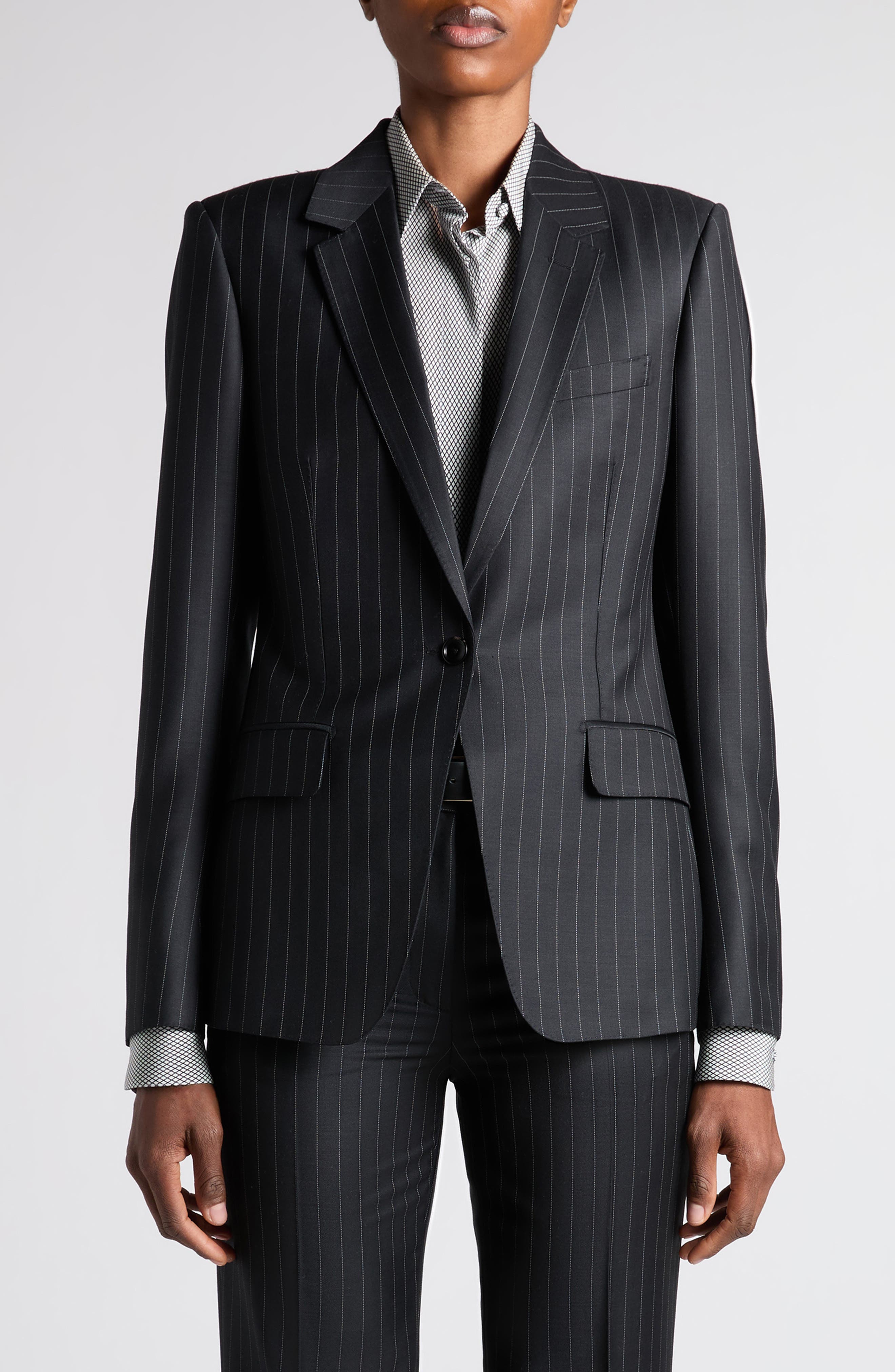 selected BLACK/ WHITE