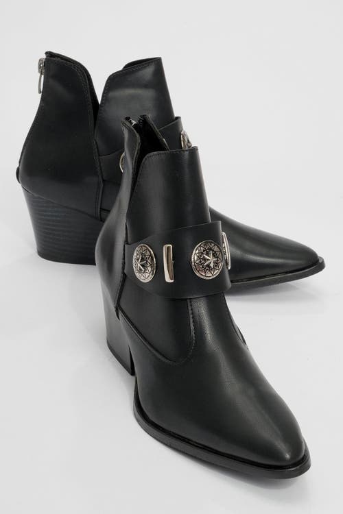 Prologue Shoes Kenda Buckle Block Heel Boot In Black