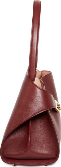 【Ferragamo】ハグ ジップ スモールショルダーバッグ ブラウン FERRAGAMO Small Hug Leather Shoulder Bag | Nordstrom