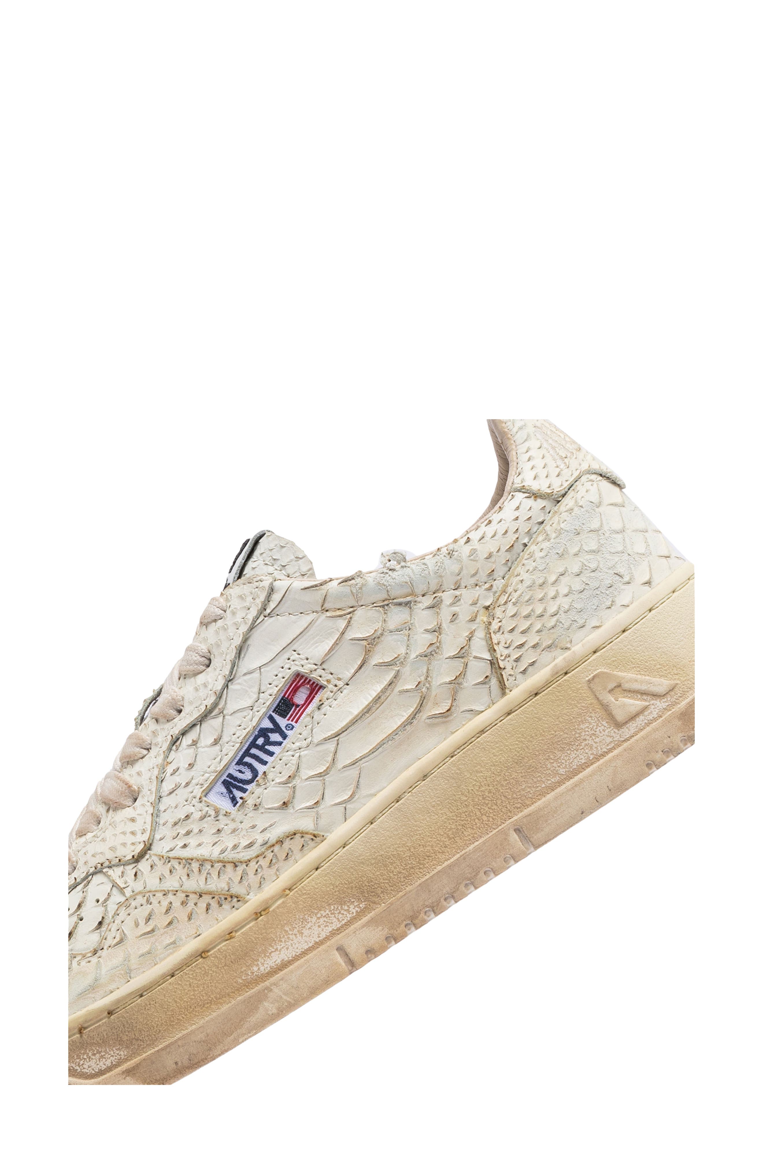 AUTRY Medalist Super Vintage Low Top Sneaker, Alternate, color, 