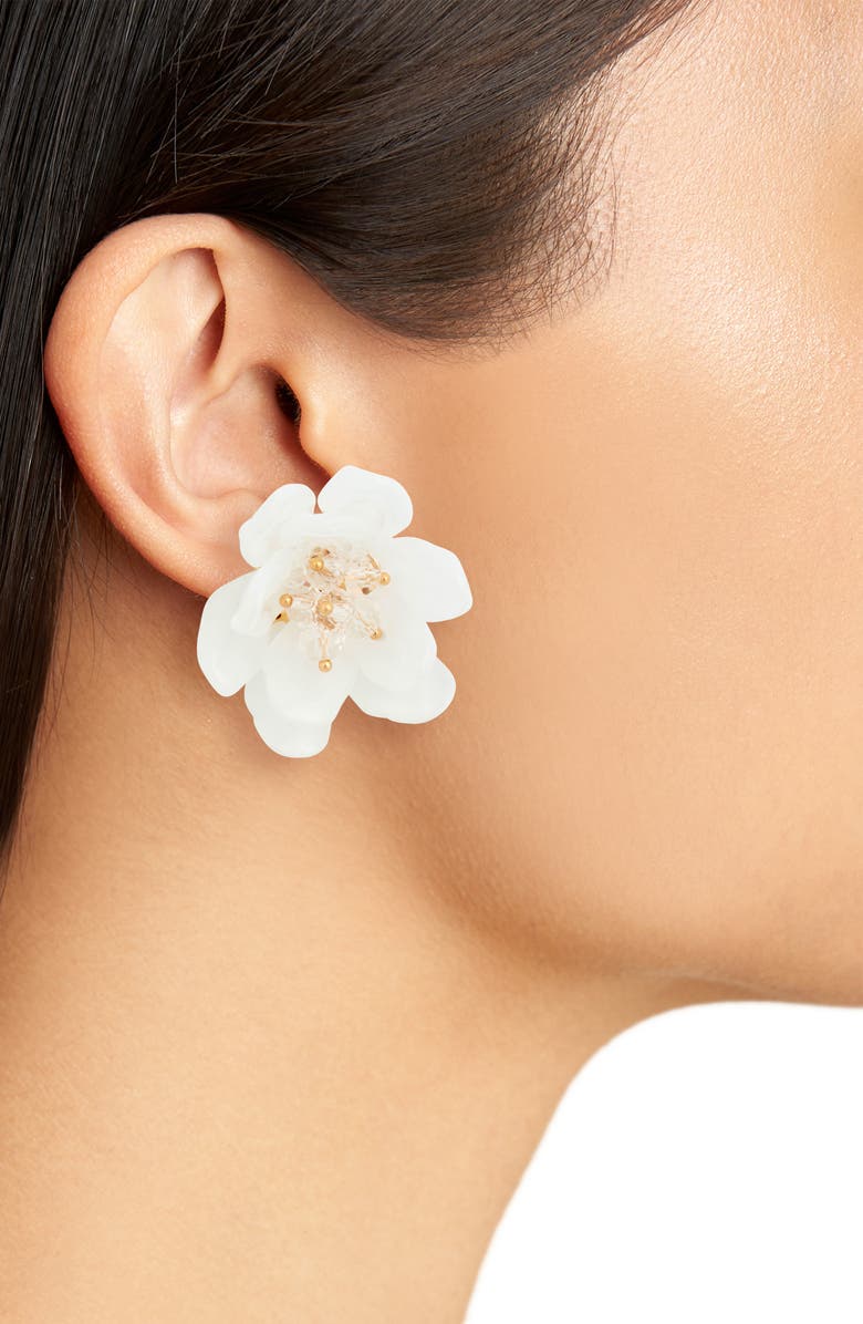 NORDSTROM RACK Large Frosted Resin Flower Stud Earrings, Alternate, color, White- Gold