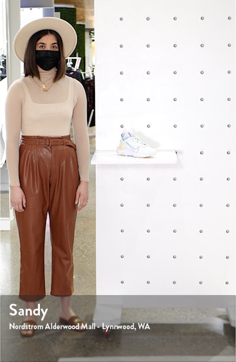 React Vision Sneaker, sales video thumbnail