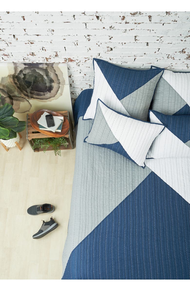 carol & frank Asymmetrical King Quilt, Alternate, color, Blue