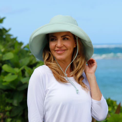 Uv Skinz Roll Up Hat In Dusty Pink