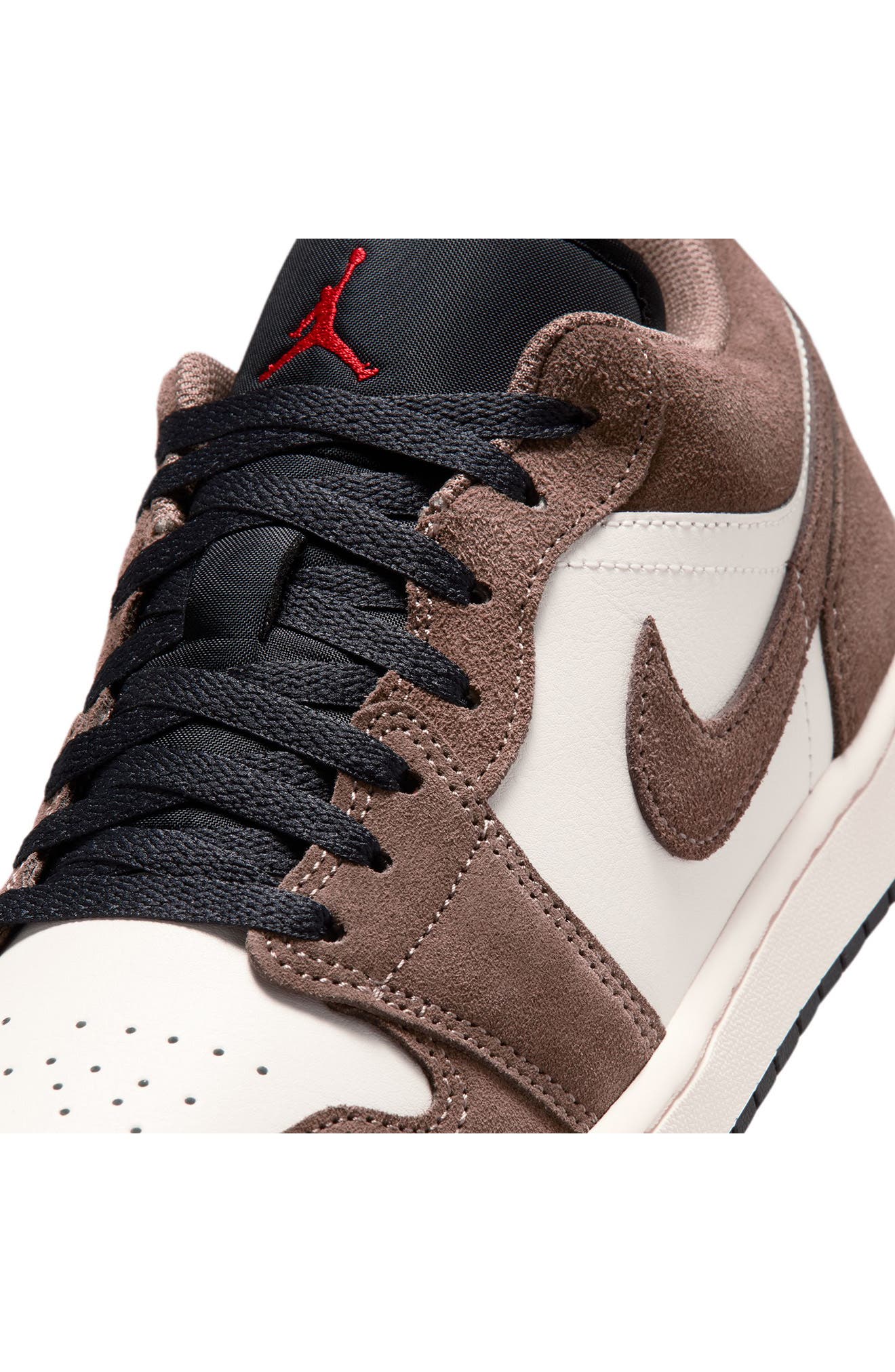Мужские кроссовки Nike Air Jordan 1 Low Basketball Sneaker — фото 7