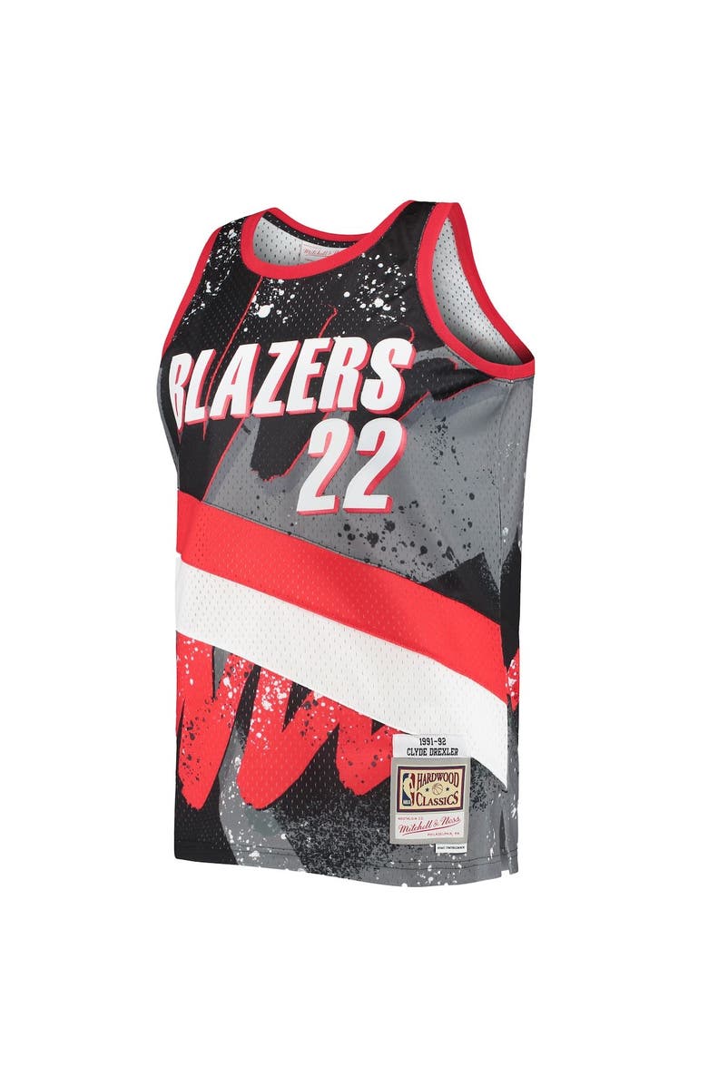 Mitchell & Ness Men's Mitchell & Ness Clyde Drexler Black Portland Trail Blazers Hardwood Classics 1991/92 Hyper Hoops Swingman Jersey, Alternate, color, 