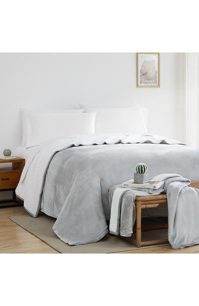 SOUTHSHORE FINE LINENS Microfleece Faux Shearling Lined Reversible Throw Blanket - 50" x 70", Alternate, color, Grey