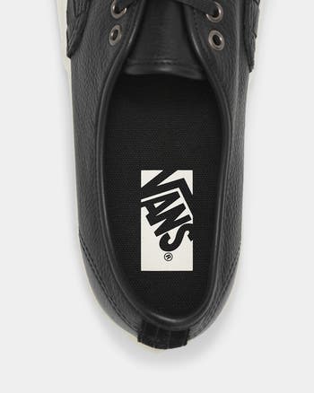 U LX Authentic 44 Sneaker