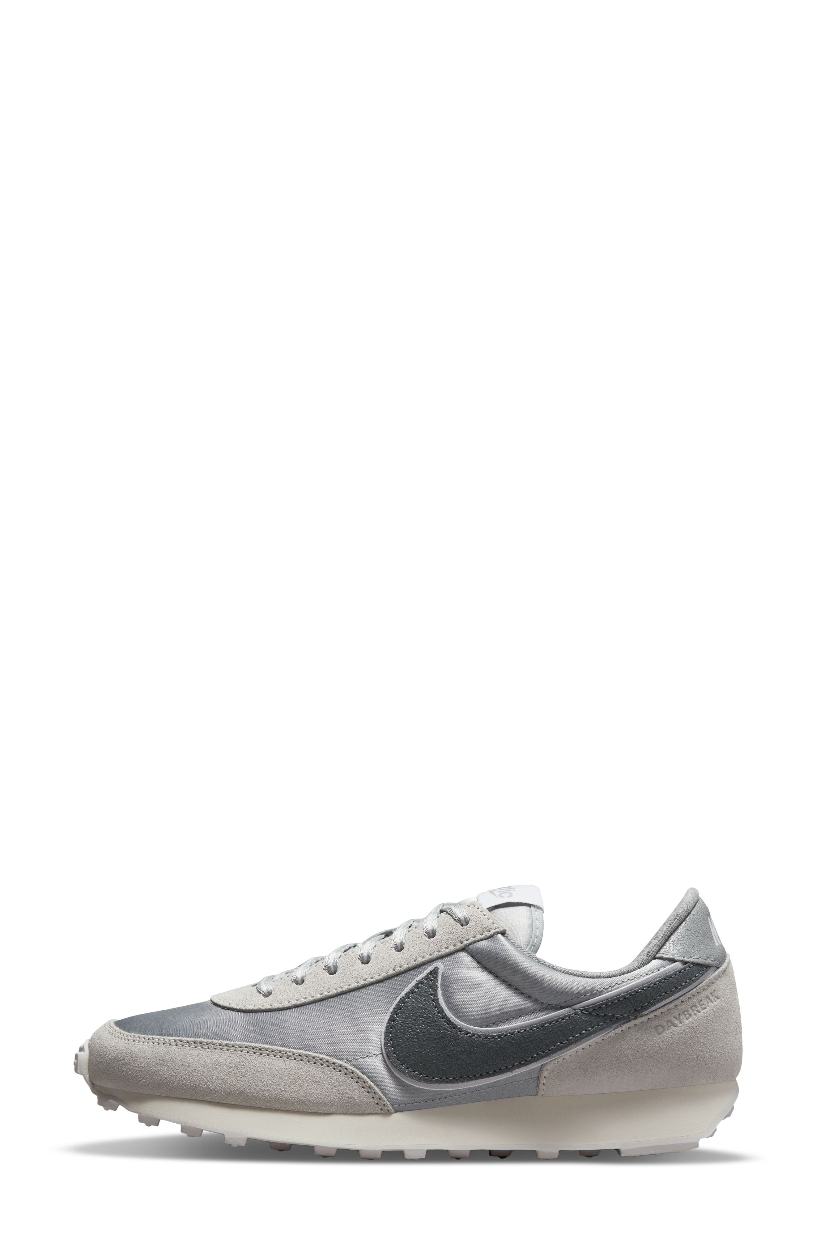 Nike Daybreak SE Sneaker, Alternate, color, 