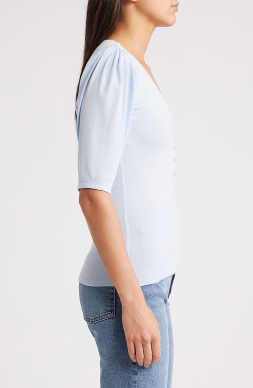 Frame Rib Ruched Short-sleeve Henley Top In Light Chambray