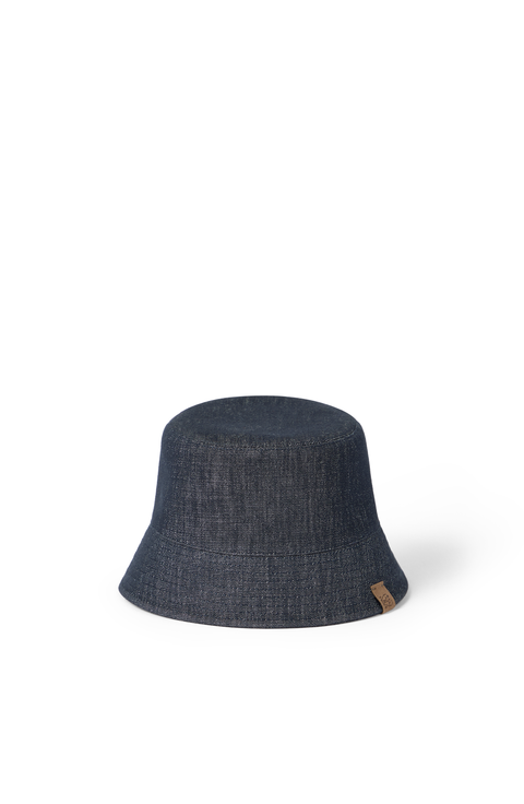 Bucket hat with logo