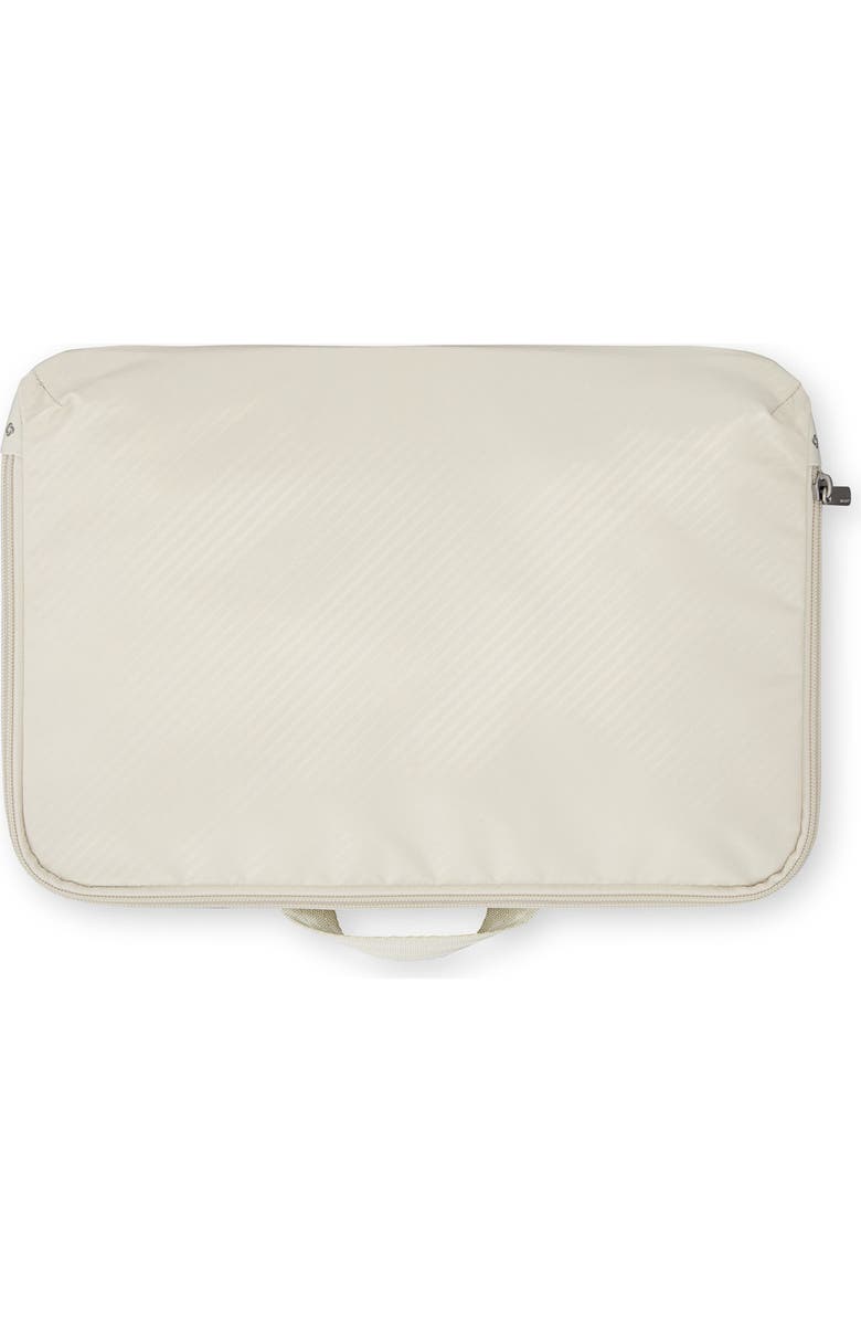 Samsonite Silhouette 18 20" Global Carry-On Softside Spinner, Alternate, color, Black