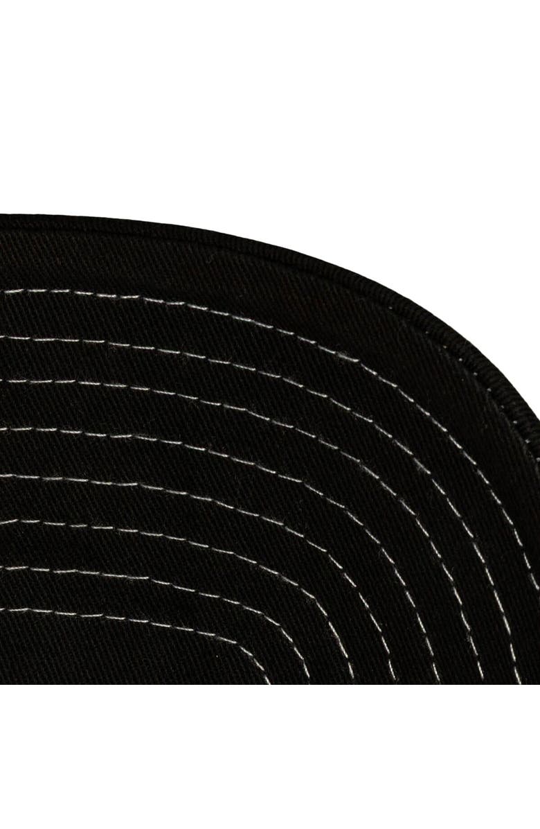 Mitchell & Ness Men's Mitchell & Ness Black/White Chicago Bulls Dip Dye Pro Crown Adjustable Hat, Alternate, color, Black