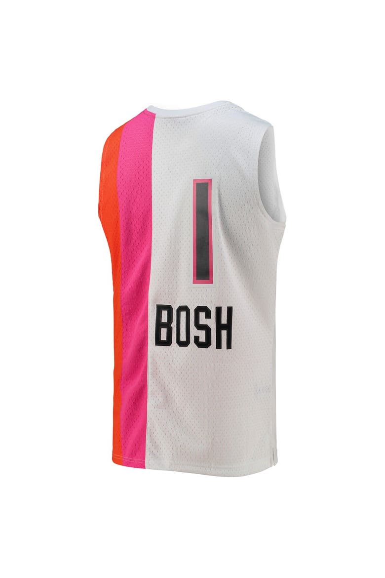 Men's Mitchell & Ness Chris Bosh White Miami Heat 2001/02 Hardwood Classics Swingman Jersey, Alternate, color, White