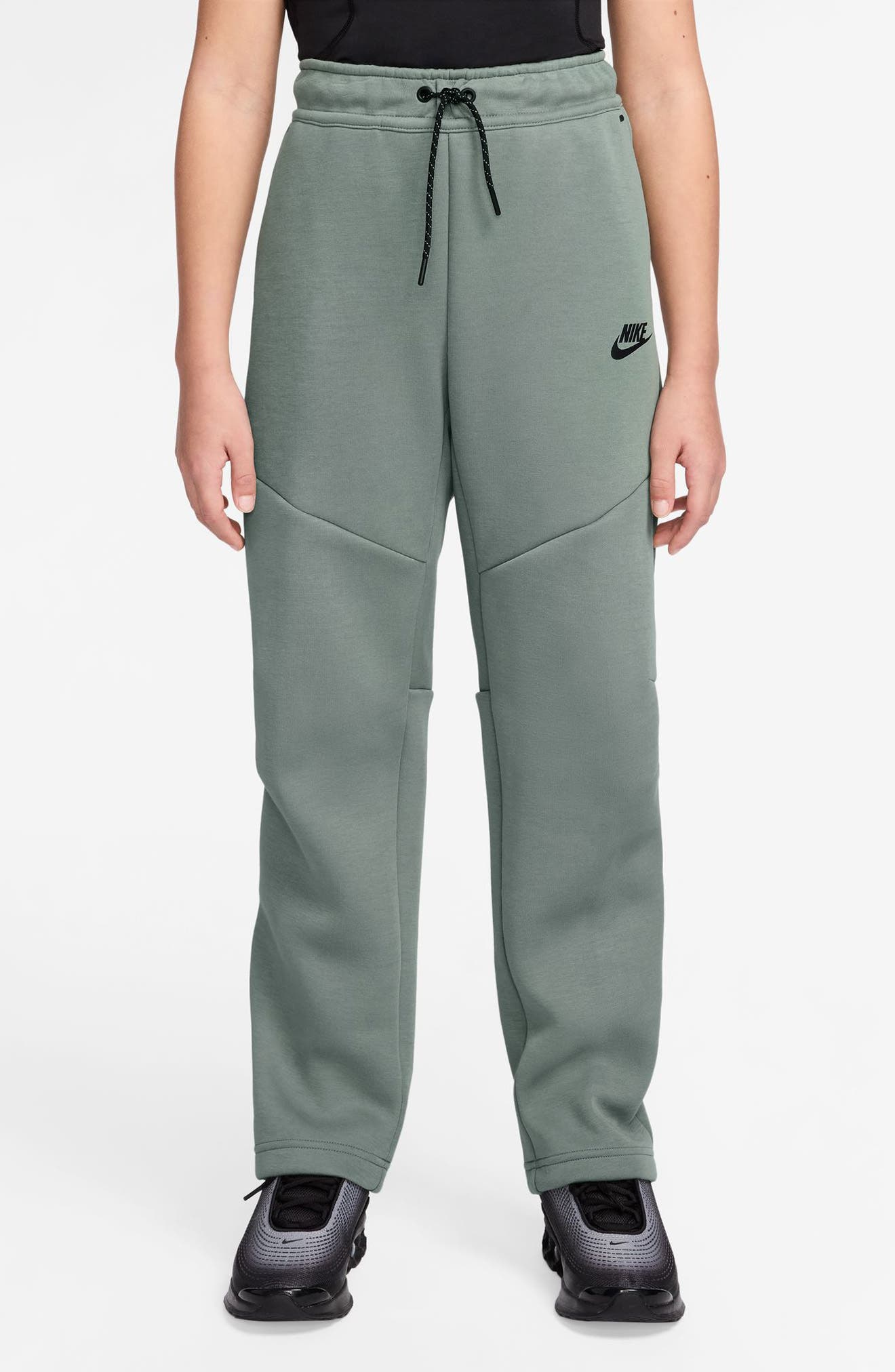 selected CLAY GREEN/ BLACK/ BLACK