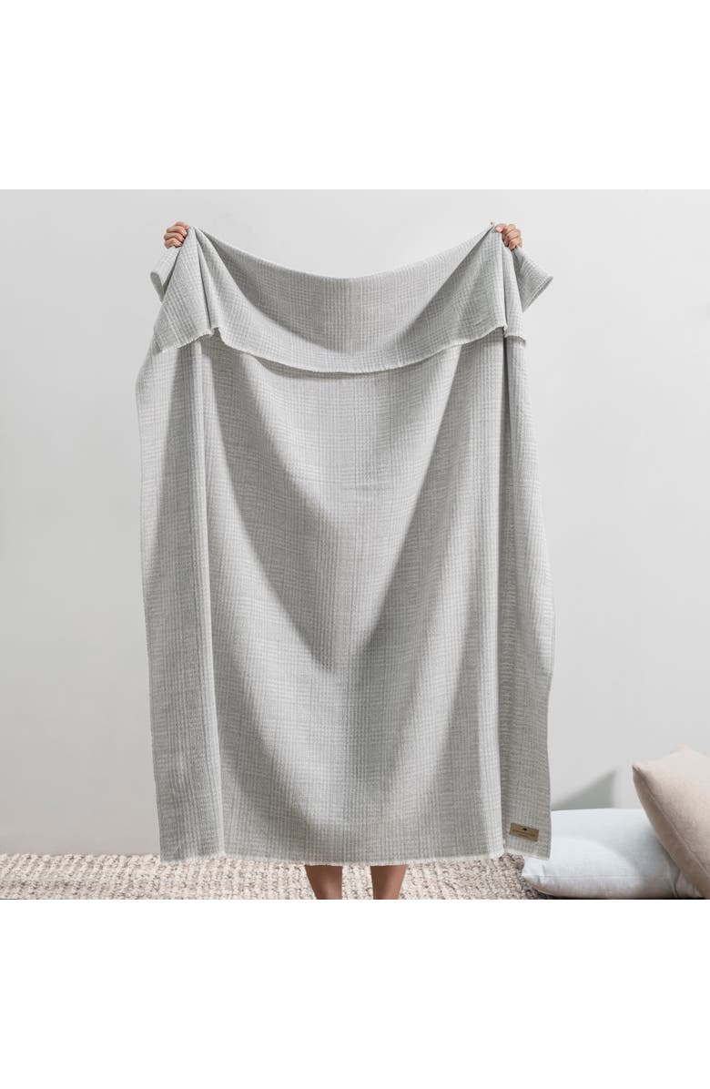 Lands Downunder Sutton Plaid Throw, Alternate, color, Light Gray