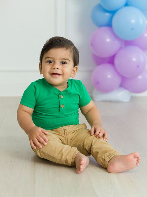 Rufflebutts Baby Boys Short Sleeve Knit Henley Bodysuit