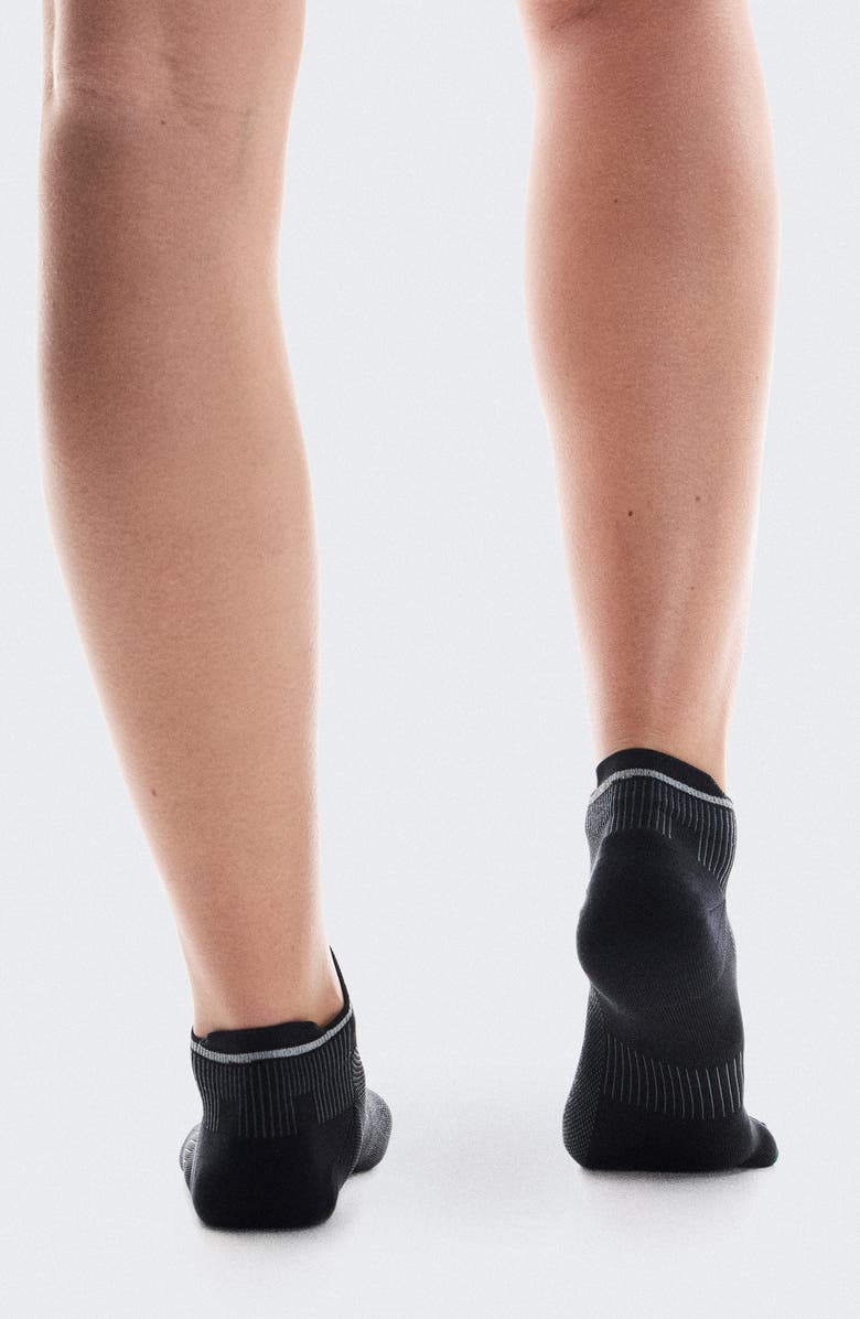 On Elite Run No-Show Socks, Alternate, color, Black/ Magnet