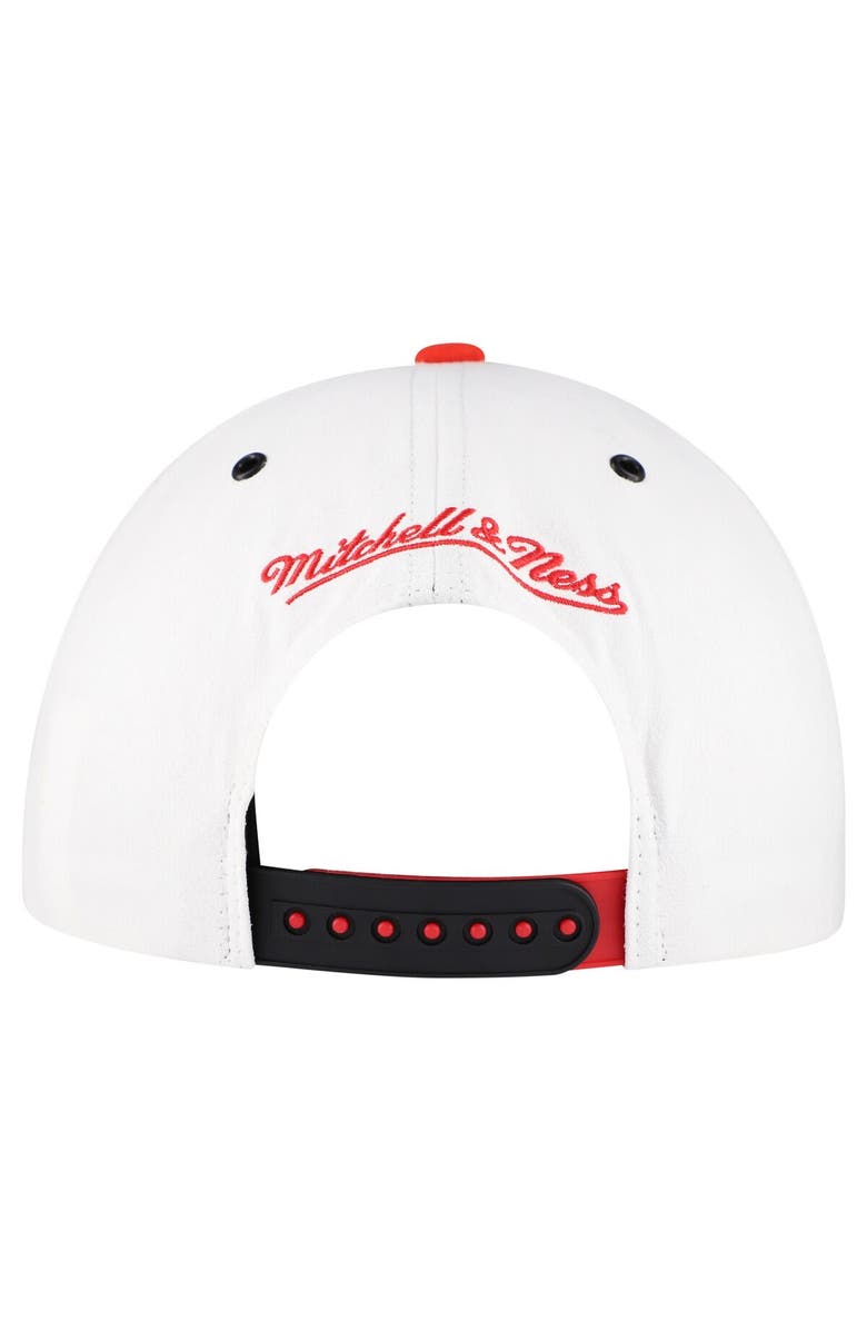 Mitchell & Ness Men's Mitchell & Ness White Chicago Bulls Day 4 Snapback Hat, Alternate, color, White