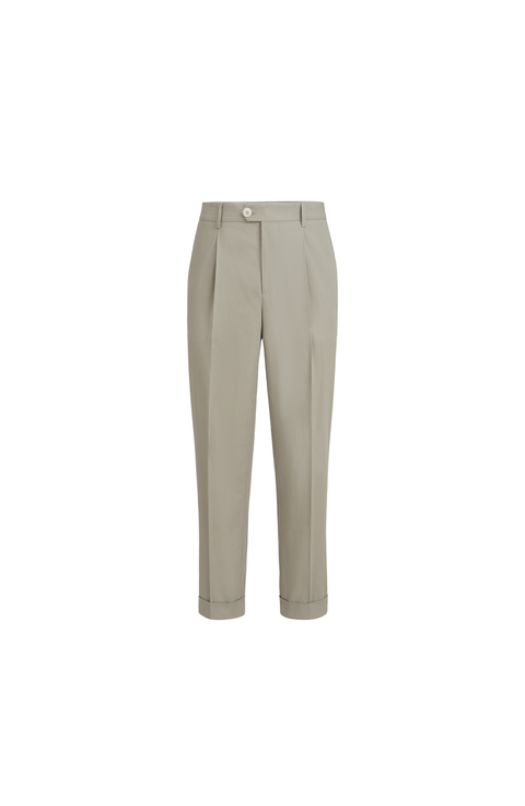 Trousers with pleats