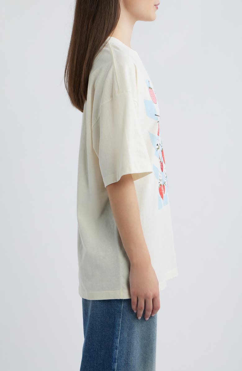 GOLDEN HOUR Strawberry Fields Graphic T-shirt, Alternate, color, Marshmallow