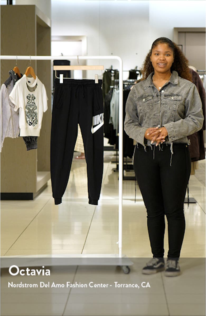 Sportswear Club Fleece Sweatpants, sales video thumbnail