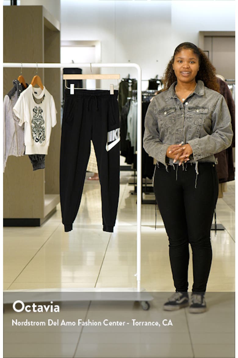 Sportswear Club Fleece Sweatpants video
