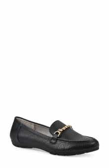 CLIFFS BY WHITE MOUNTAIN Genius Chain Bit Embossed Loafer