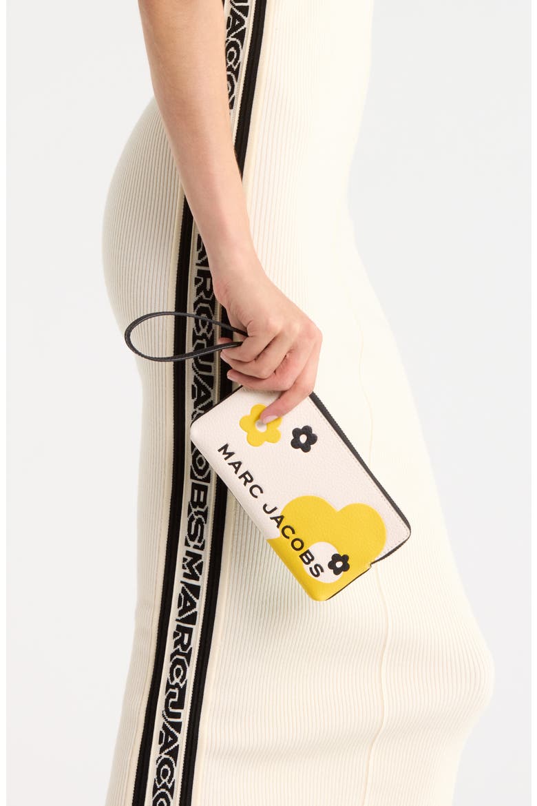 Daisy Print Bold Wristlet, Alternate, color, BLACK MULTI