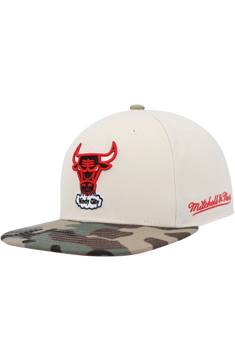 Mitchell & Ness Men's Mitchell & Ness Cream/Camo Chicago Bulls Hardwood Classics 1996 NBA Finals Off White Camo Fitted Hat, Alternate, color, 