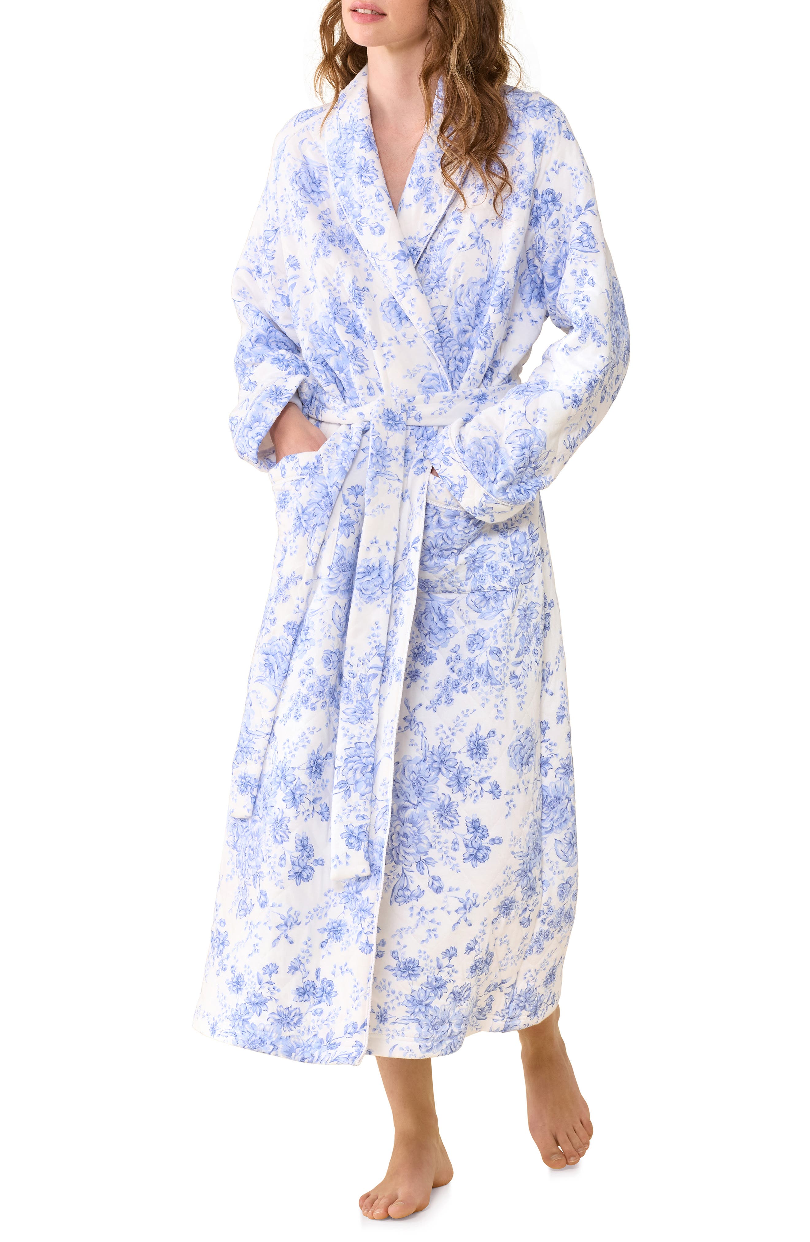 selected WHITE/BLUE FLOWER