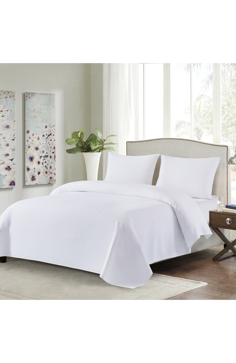 C&F Home Diamond Matelassé Bedding Quilt Collection, Main, color, Silver