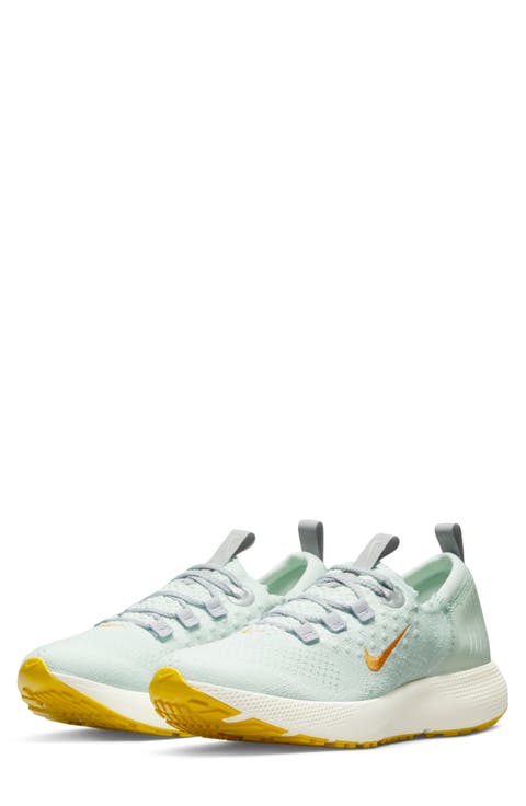 Escape Run Flyknit Running Shoe (Women)