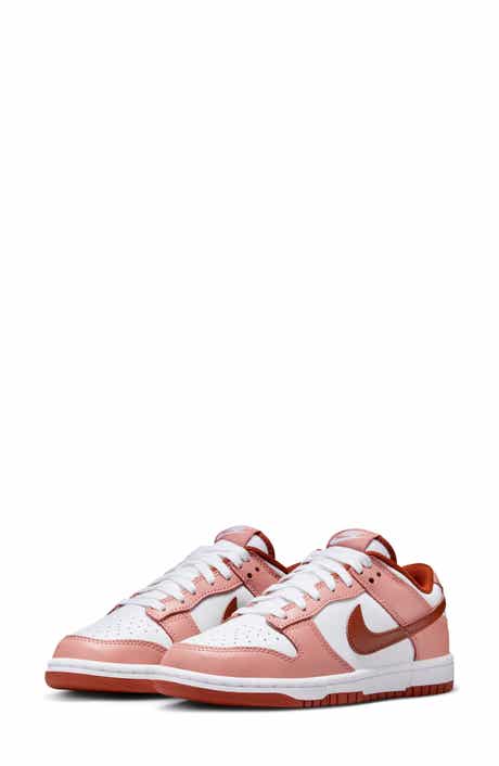 Dunk Low Basketball Sneaker