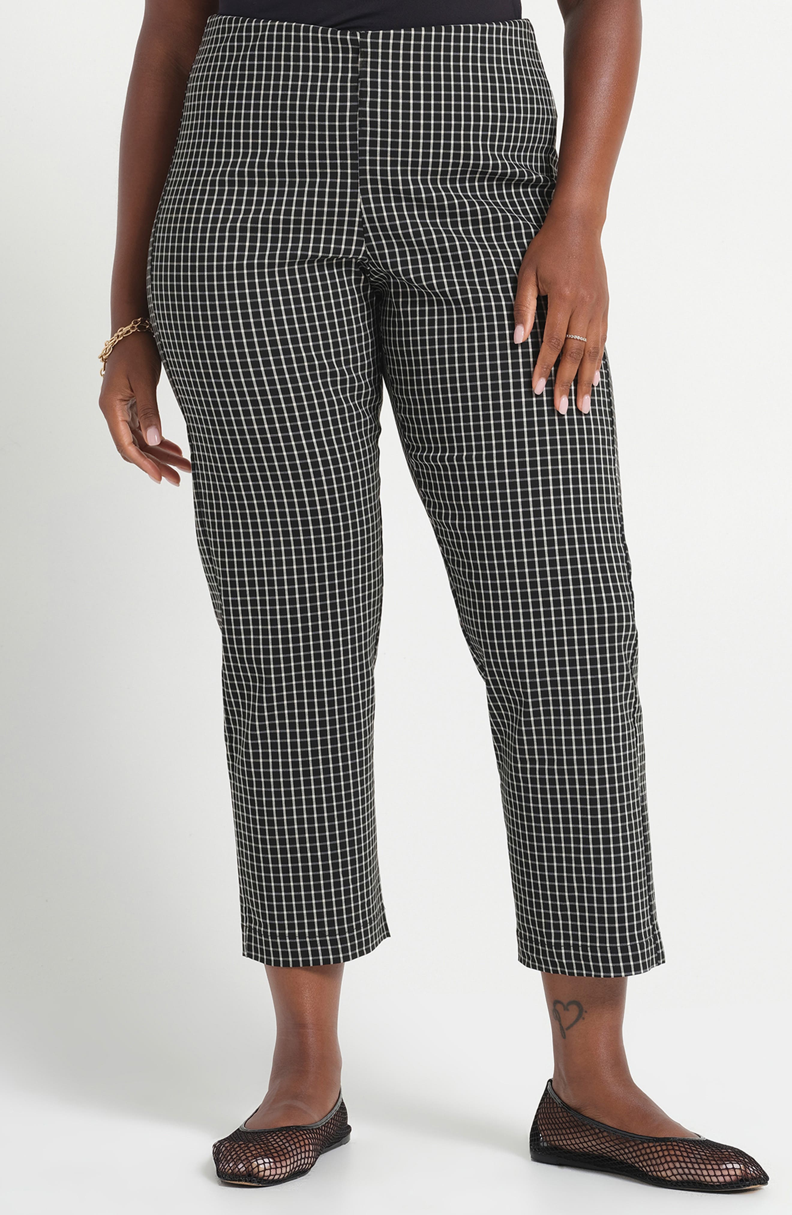 selected BLACK/ MILK