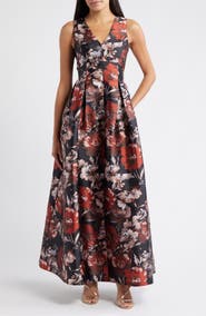 Julia Jordan Floral Sleeveless Gown
