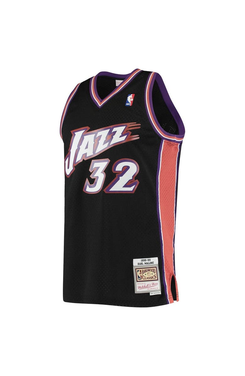 Mitchell & Ness Men's Mitchell & Ness Karl Malone Black Utah Jazz 2001/02 Hardwood Classics Swingman Jersey, Alternate, color,