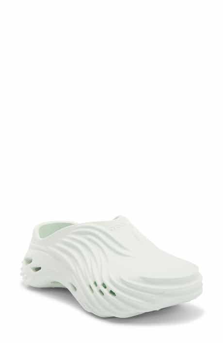 CROCS Echo Wave Clog