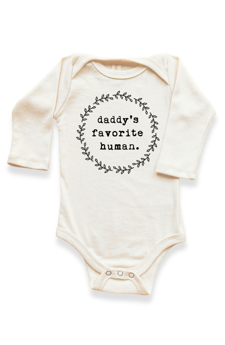 Tenth & Pine Daddy's Favorite Human - Organic Long Sleeve Baby Bodysuit, Main, color, Natural Black Lettering